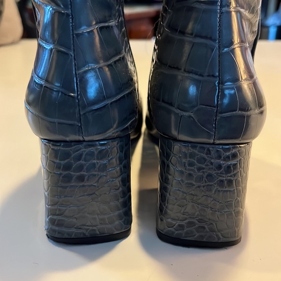 Steve Madden boots with heels Bluish gray alligator print Size 6.5 - Picture 6 of 9